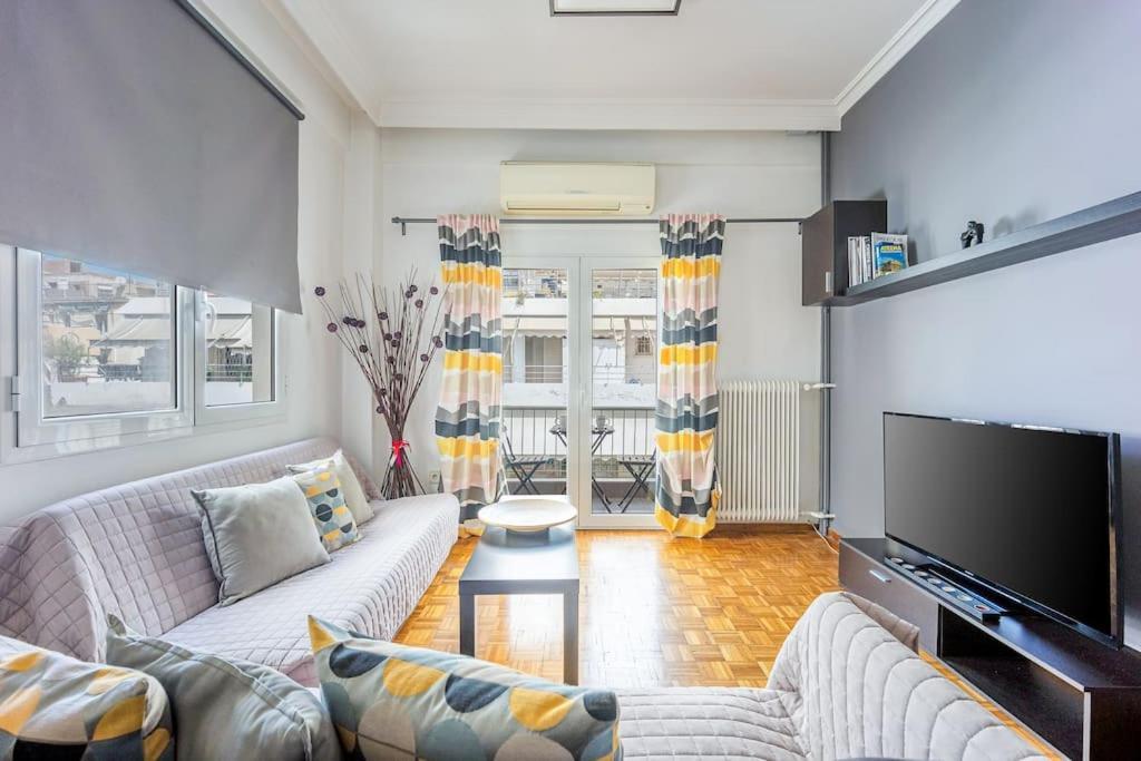In The Middle Of Everything Apartment *