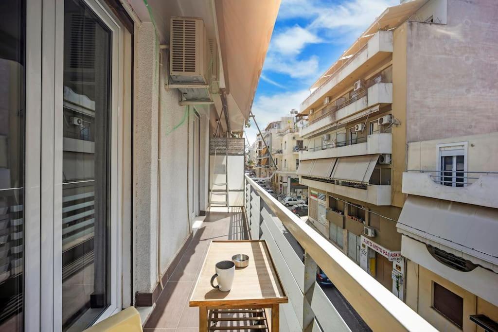 Apartment In The Middle Of Everything Athens