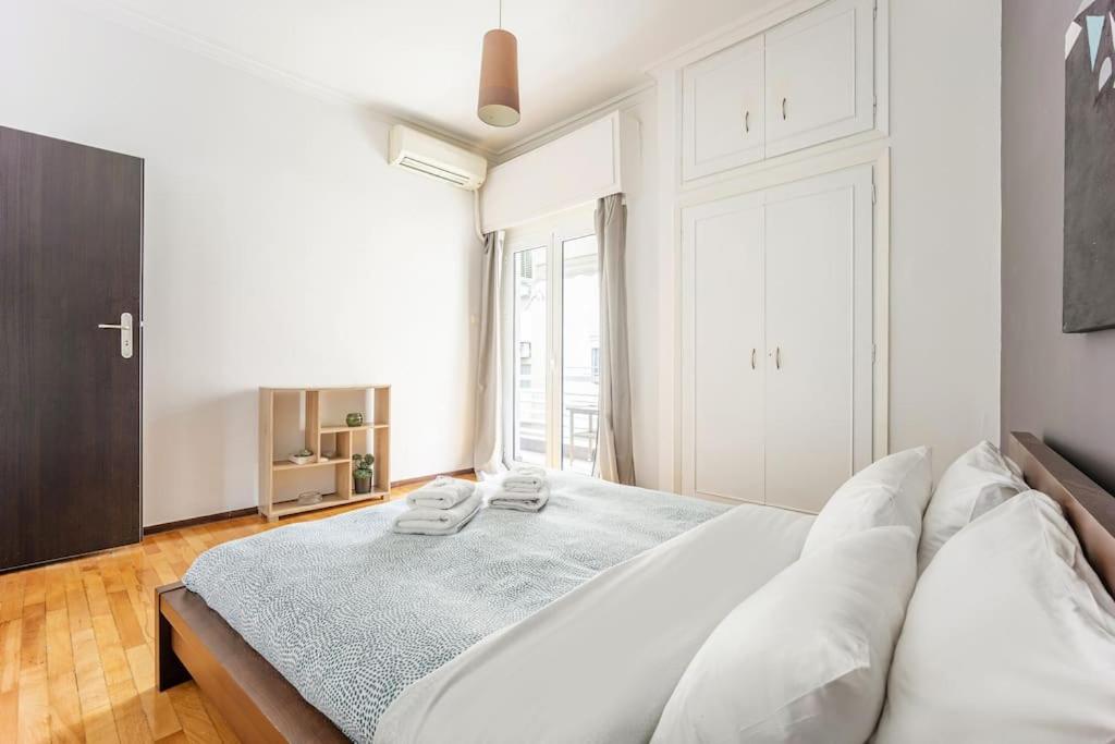 In The Middle Of Everything Apartment Athens
